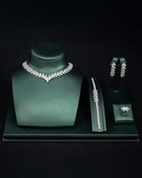 طقم إكسسوار أنيق بلون فضي فاخر