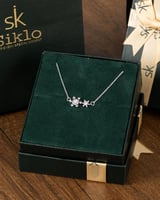 تألقي بإطلالة براقة مع هذه التعليقة الرقيقه