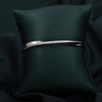 اسوارة نسائية استيل فصوص زركون باللون الفضي