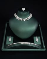 طقم نسائي زركون مفعمة بالفخامة والأنوثة فخامة بالل...