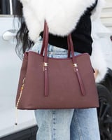 شنطة فاخرة بتصميم عالمي حجم كبير عودي