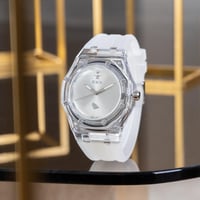 ساعة ربل باللون الابيض