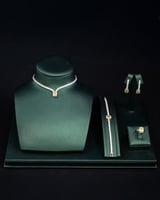 لتكوني رمزًا للفخامة والتألق في كل لحظة.