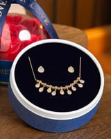 الأناقة الحقيقية لا تموت بل تعيش مع كل نبضة من الز...