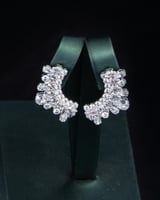 طقم نسائي فاخر باللون الفضي