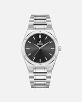 ساعة تعكس ثقة وأناقة مرتديها