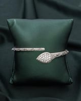 اسوره بتصميم ببداية مفتوحة لتمنح إطلالتك حضور ملفت...