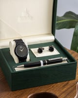 طقم رجالي عندما تندمج التقنية بالفن ساعة بتصميمها...