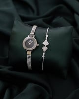 ساعة وإسواره سهرات باللون الفضي