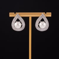 حلق نسائي تصميم براق فصوص زركون