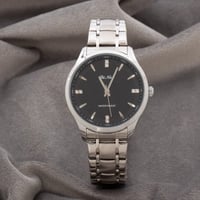 ساعة رجالية باللون الفضي