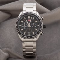 ساعة رجالية باللون الفضي