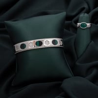 طقم اسوارة وخاتم باللون الفضي