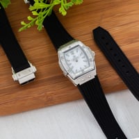 ساعة نسائية ربل فصوص بياجيت باللون الأسود ميناء اب...