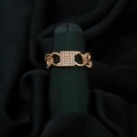 خاتم نسائي جميل وهادئ