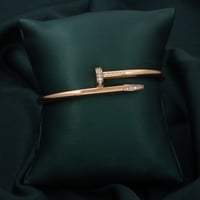 اسوارة مسمار استيل نحاسي صيحة صاخبة لاتنتهي ..