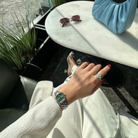 ساعة نسائية باللون الفضي ميناء أخضر