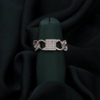 خاتم نسائي جميل وهادئ