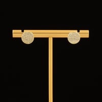 حلق بتصميم فاتن ذهبي