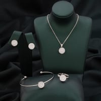 طقم أطفال باللون الفضي