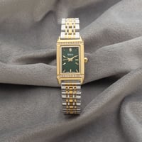 ساعة نسائية باللونين الفضي والذهبي ميناء أخضر