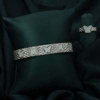 طقم اسوارة وخاتم باللون الفضي