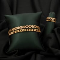 اسوارة نسائية باللون الذهبي