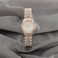 ساعة نسائية باللونين الفضي والنحاسي