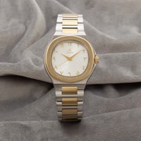 ساعة رجالية باللون الذهبي والفضي