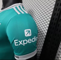 تيشيرت ليفربول الثالث26/25-نسخة لاعبين