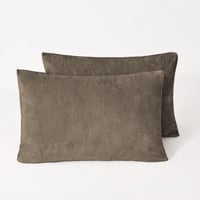 طقم بيت مخدة مخملي - 2 قطع - رمادي داكن