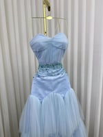 فستان سهره اللون سماوي تل ناعم مطرز تفته امريكي من...