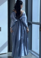 فستان سماوي ناعم