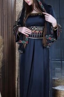 جلابية تراثية باللون الاسود