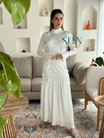 فستان ابيض ناعم