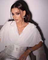 فستان نسائي ابيض