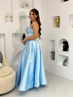 فستان سهرة فخم باللون السماوي