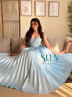 فستان سماوي فاتح منفوش