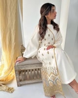 جلابية مطرزة لفة لون أبيض