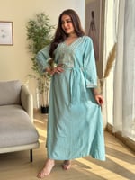 جلابية سماوية مطرزة