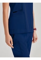 بلوزة سكراب نسائي باركو برقبة شكل حرف v