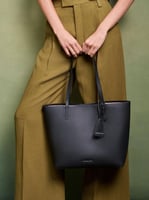 حقيبة تشارلز اند كيث charles and keith