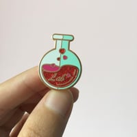 دبوس مختبرات