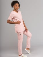 سكراب طبي نسائي AVA باللون زهري فاتح من إِلدان – ت...