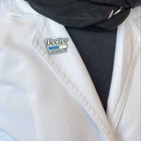 دبوس الطبيب