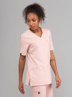 سكراب طبي نسائي AVA باللون زهري فاتح من إِلدان – ت...