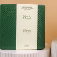 حكاية بيضاء