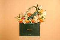 تنسيق ورد مع مسبحة طاد