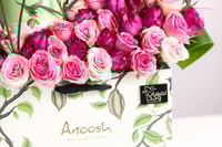 باقة الروز مع شوكولاتة أنوش الفاخرة