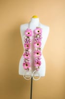 طوق فرحة الجيربيرا 2025